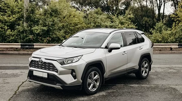 Аренда Тойота РАВ 4 АТ